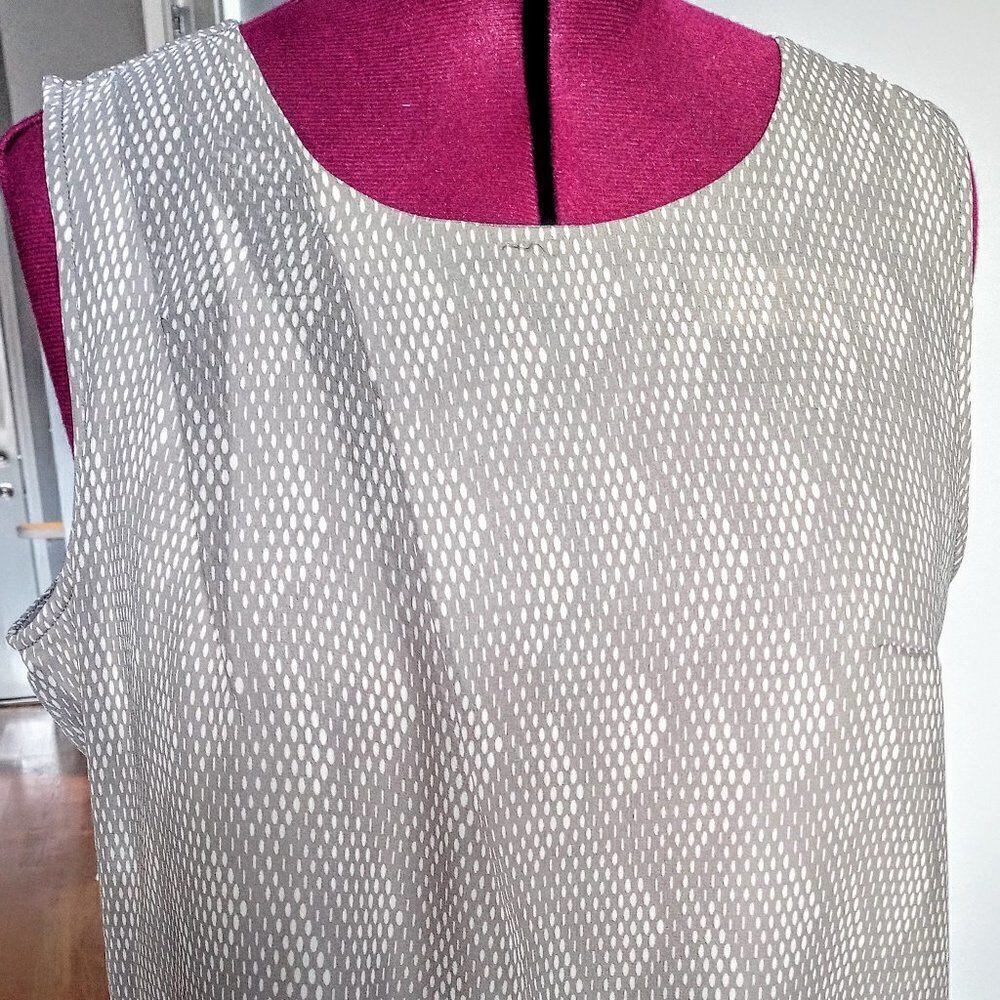 Gap Cream & Taupe Pleated Sleeveless Top